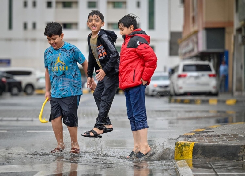‘Все выглядят счастливыми’: дожди в Дубае приносят ностальгию, радость жителям