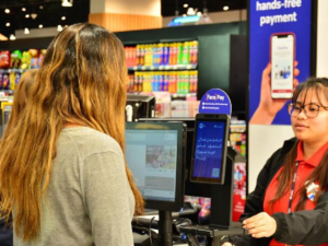 В магазинах Дубая можно оплачивать покупки используя сканеры распознавания лиц