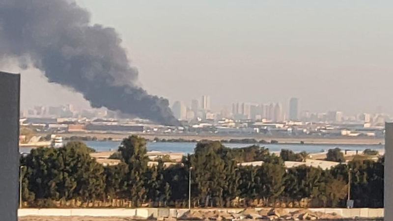 Дубай: в районе Рас-Аль-Хор сообщается о сильном пожаре.