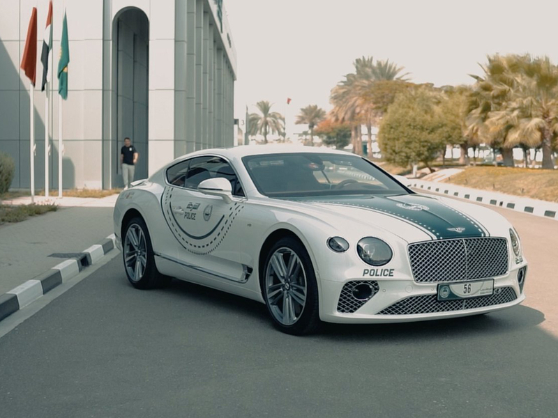 Полиция Дубая добавила в свой автопарк Bentley Continental GT V8