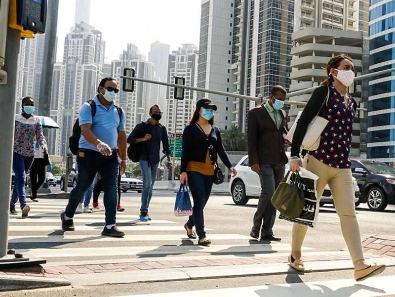 Общественность ОАЭ призвали придерживаться ношения масок, несмотря на отсутствие изменений в правилах