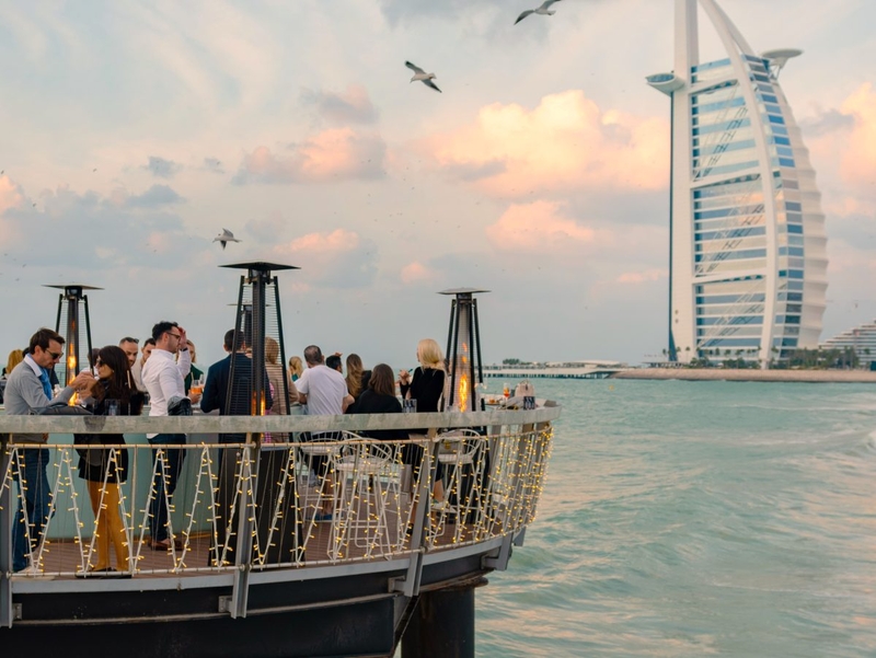 Насладитесь лучшим видом на закат в Onda by Pierchic в Дубае