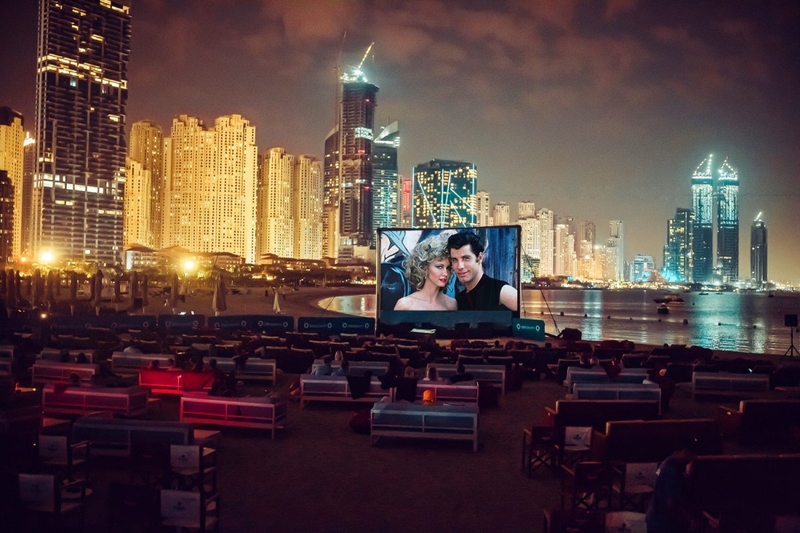 Сезон на свежем воздухе в Дубае: бранчи на свежем воздухе, места для вечерних вечеров и кино на песке