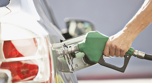 Цены на топливо в ОАЭ упали в ноябре 2023 года