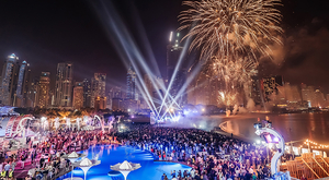 Лучшая новогодняя пляжная вечеринка в Дубае в невесомости