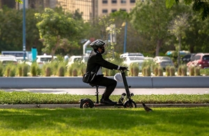 Скутеры с сиденьями запрещены в Абу-Даби