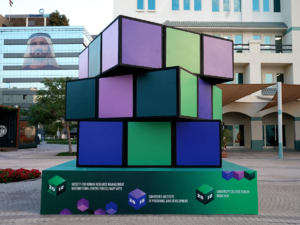 В Дубае представлен самый большой в мире кубик Рубика