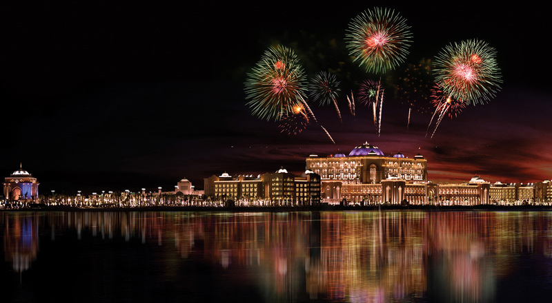 Отпразднуйте грандиозный Новый год в Emirates Palace в Абу-Даби.