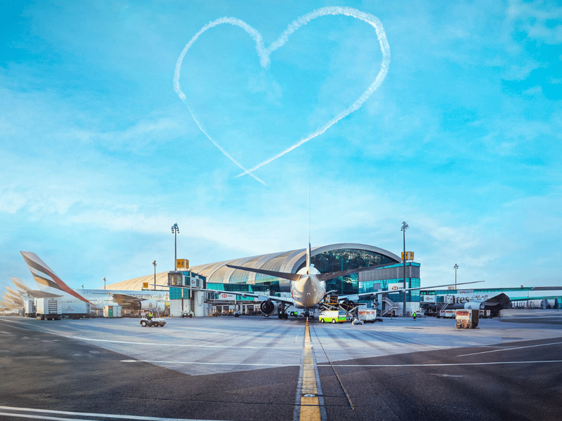 Международный аэропорт Дубая ищет романтические истории для идеального предложения