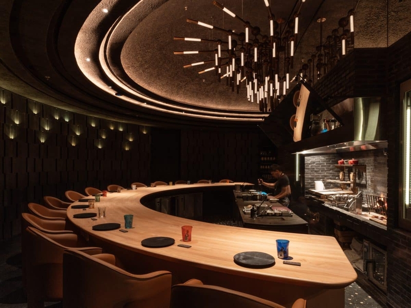 Насладитесь ужином мирового класса в ресторане Smoked Room в Дубае