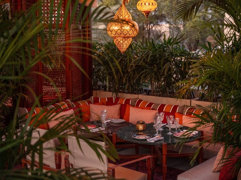 Выиграйте романтический ужин в ресторане Ninive Bab Al Shams в Дубае.