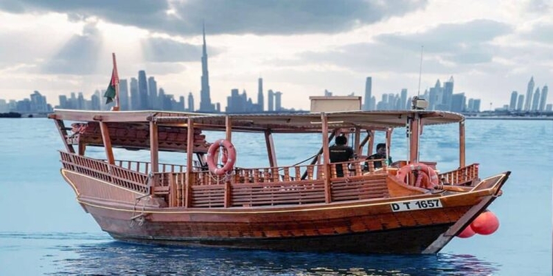 Испытайте панораму Дубая: путешествие по водному каналу