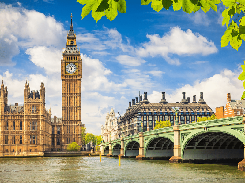 Новая услуга подачи заявления на получение визы для жителей ОАЭ, планирующих поездку в Великобританию