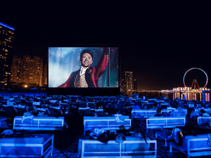 Дубайский кинотеатр на песке возвращается с «Величайшим шоуменом»