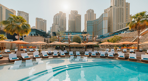 Испытайте идеальное место для дневного и ночного отдыха в Дубае: Bla Bla
