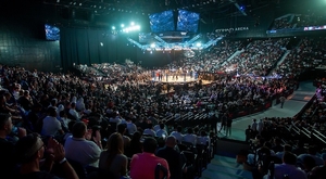 UFC возвращается в Абу-Даби с захватывающим боем этим летом