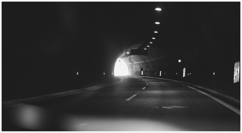 Улучшенное освещение для более безопасного вождения в туннеле Шейха Заеда в Абу-Даби