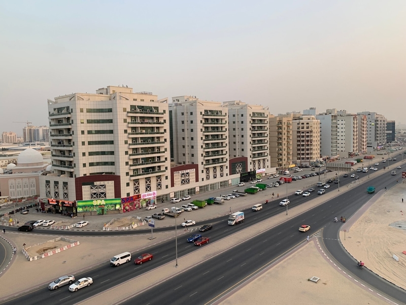 В районе Аль-Кусейс в Дубае наблюдается значительное улучшение дорожного движения