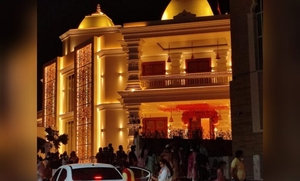Жители ОАЭ собрались, чтобы впервые увидеть новый индуистский храм в Дубае