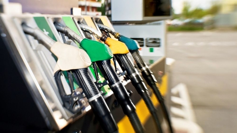 Цены на топливо в ОАЭ упали на 34% за 3 месяца