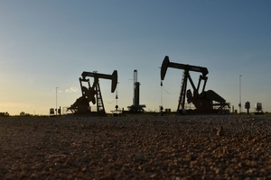 Комитет ОПЕК+ рекомендовал сократить добычу нефти для повышения цен