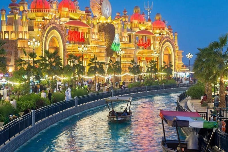 В Дубае посетителей Global Village будут катать электрические лодки
