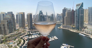 Как получить лицензию на алкоголь в Дубае?