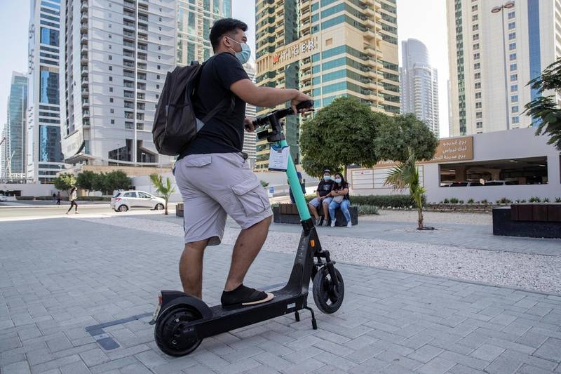 Дубай снизит ограничение скорости во многих районах для велосипедов и электроскутеров